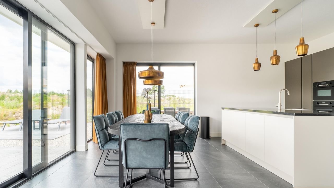 DiningRoom DiningRoom
